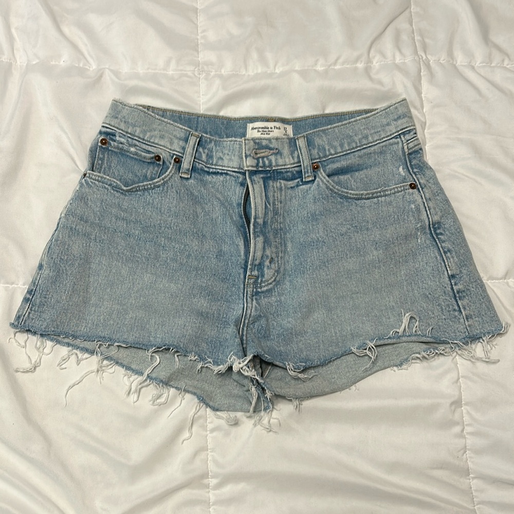 Abercrombie & Fitch The Mom Short Mid Rise